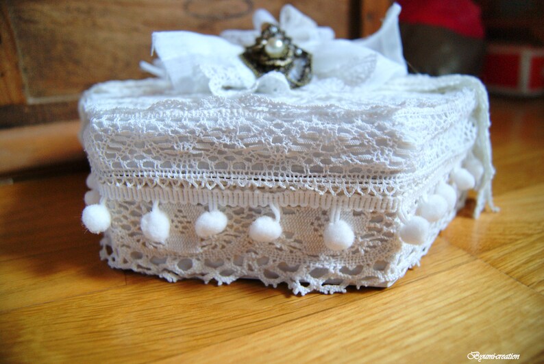 Vintage shabby box