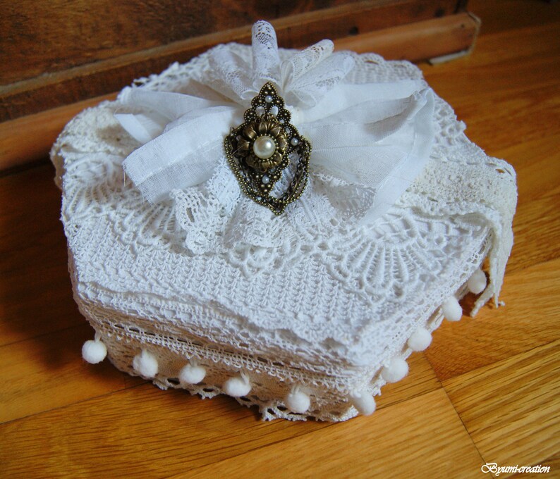Vintage shabby box