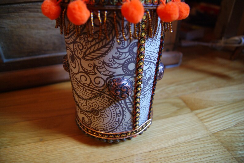 Boite orange Africaine