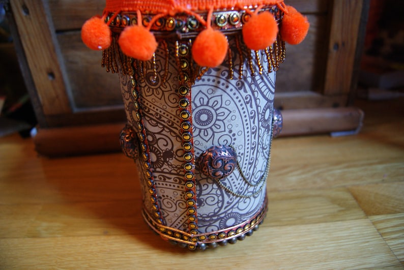 Boite orange Africaine