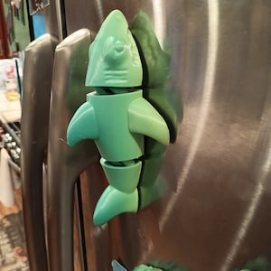 Shark Magnet STL for 3D printing - flexi fidget toy - articulated - print in place - great for kids and adults