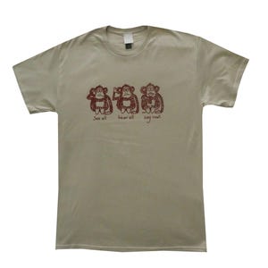 Cool 3 wise Monkeys-T-shirt voor heren. Zand. M-XL