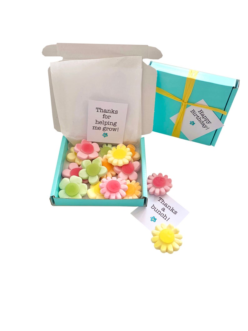 Piccole prelibatezze Scatolina rosa di cuori di cioccolato. Ideale per venirmi a prendere/regalo di anniversario, ecc. Personalizzabile. VARIE dimensioni. immagine 6