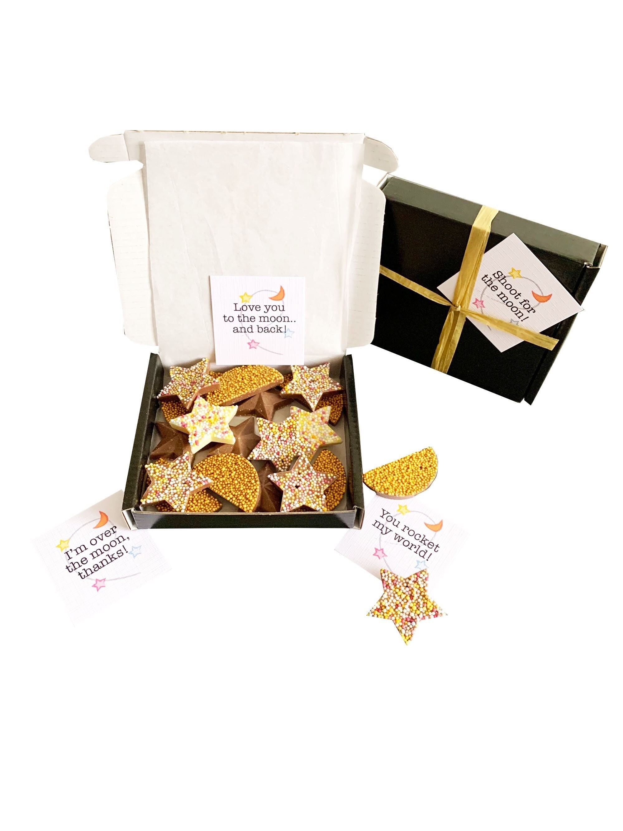 Kleine Leckereien! Das kleine 'LOVE YOU!' Schachtel Pralinen mit Mond und Sternen. Personalisierbar.