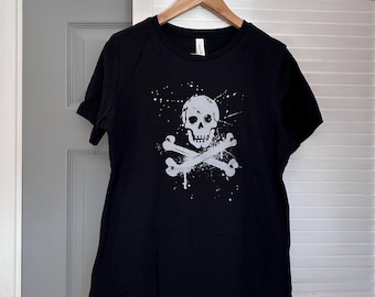 Womens fitted Skull Black Cotton T.shirt. Size 6-16