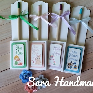 Matita con scatolina, Idea Regalo Bomboniera Battesimo, Nascita, Prima Comunione - Grafica Personalizzabile