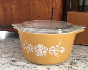 Pyrex #473 Butterfly Gold 1 Quart Covered Casserole Dish With glass Lid USA Made
