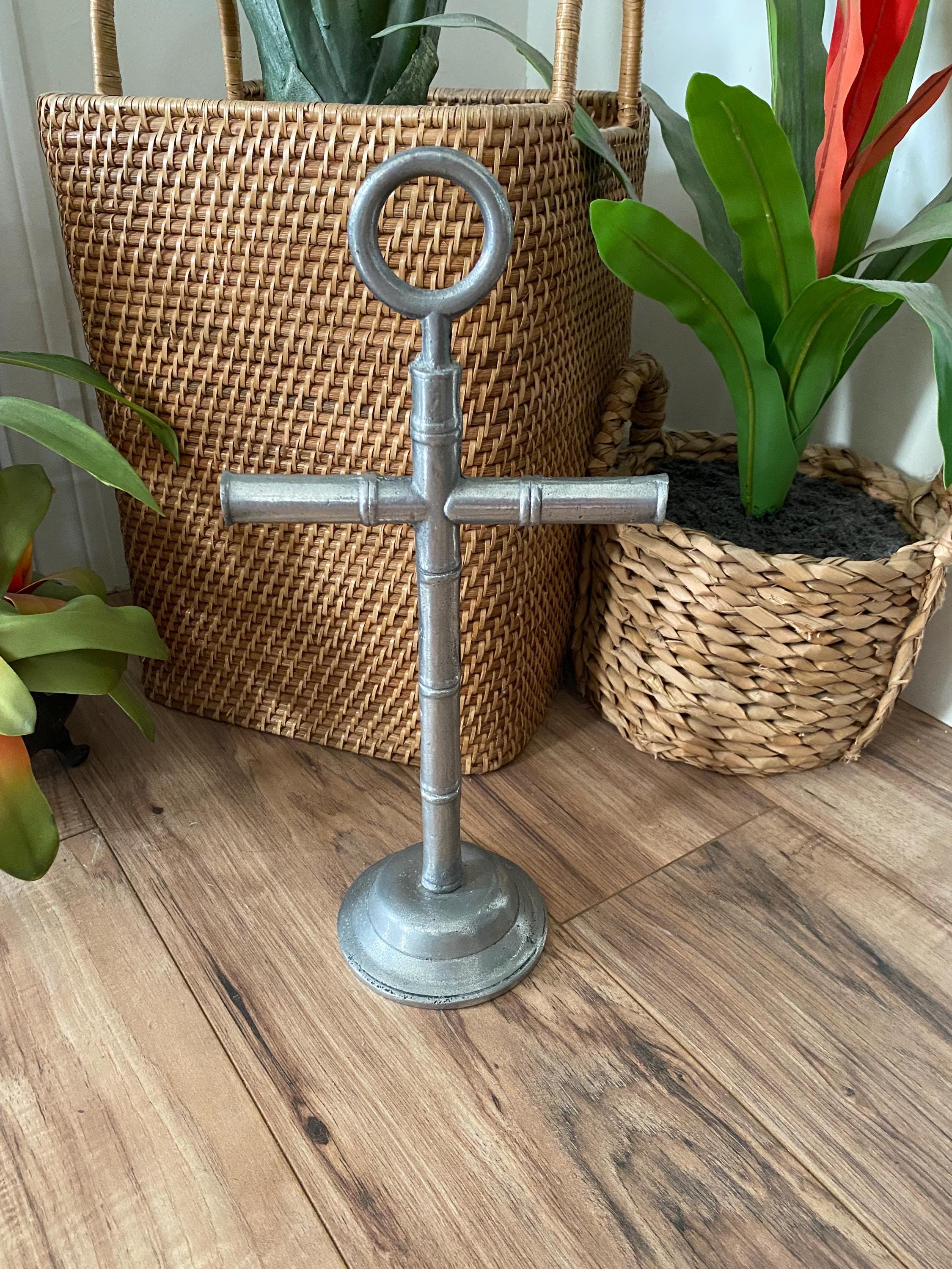 Hollywood Regency Towel Stand - Etsy
