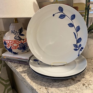 Mikasa True Blue Dinner Plates SL 130 Porcelain Fine China Made in Portugal - Set of 2 - Replacement Tableware Discontinued Blue Floral Leaf
