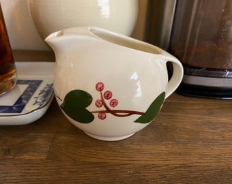 Jarra para crema Stanhome Ivy de Blue Ridge Southern Potteries, estilo vintage. Cerámica pintada a mano bajo vidriado, de mediados de siglo, fabricada en EE. UU. en la década de 1950.