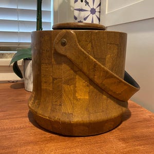 Moldtronics Inc Vintage Mid Century Modern Vinyl ice bucket