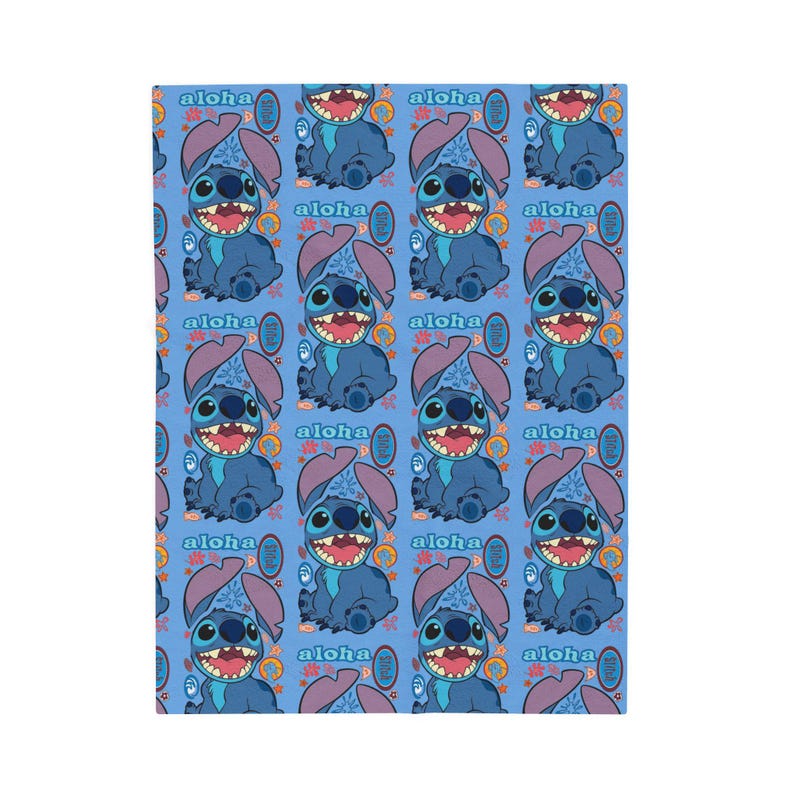 Manta de felpa de terciopelo con estampado Aloha de Stitch / Dibujos tropicales azules imagen 4