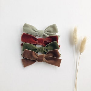 Sage medium velvet school girl bow set// Hair Bows for Girls/ Hair Bows for toddlers/ toddler bows/ baby bows/ baby bows/ schoolgirl bows