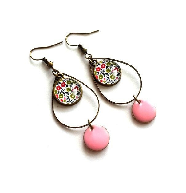 Pink flower resin dangle earrings