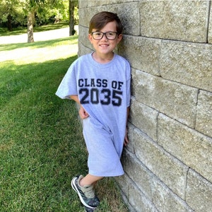 Class of 2038 (any year) Kindergarten Shirt Back to School 1st Day of School Tee Boy Girl Grow Into Tshirt Kids Class of Shirt First Day