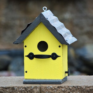 Small Rustic Birdhouse