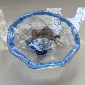 4x4x1.25&quot; Fluted Fused Glass Orchid Trinket/Ring Bowl