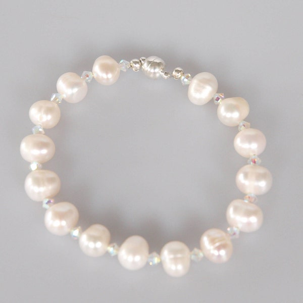 bracelet with pearls