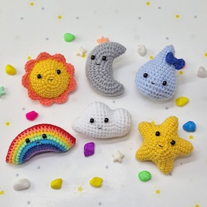 Schema all'uncinetto amigurumi arcobaleno / goccia d'acqua / nuvola / sole / luna / stella /