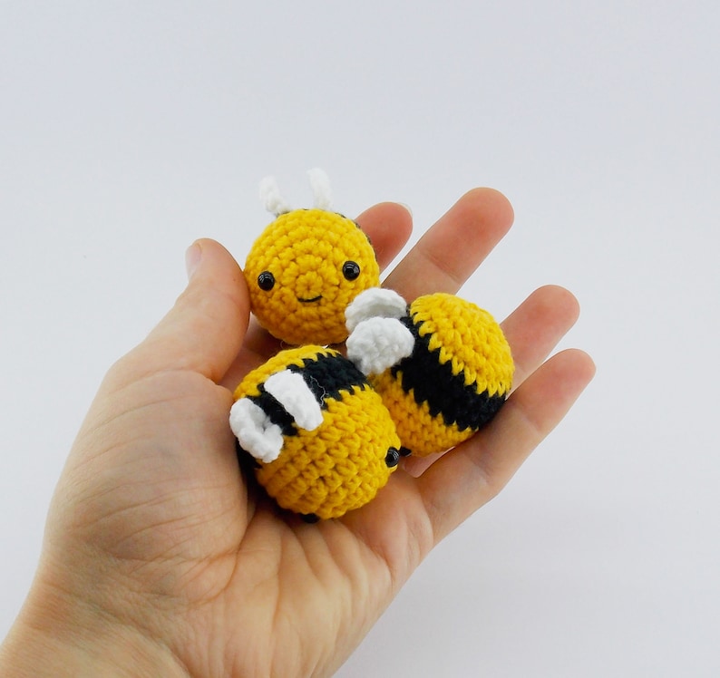 stuffed bee crochet