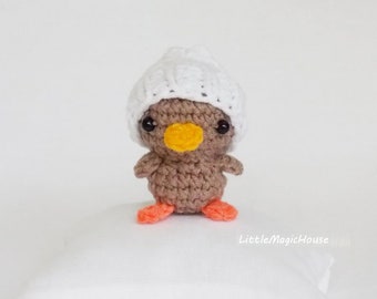 Tiny amigurumi chicken / crocheted mini chicken / little chicken / amigurumi chicken / tiny amigurumi animals / chicken / keychain chicken /