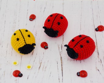Wzór na szydełkową biedronkę amigurumi (do pobrania w formacie PDF)