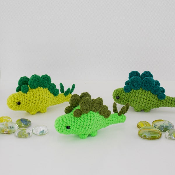 Amigurumi crochet pattern stegosaurus / crocheted stegosaurus / amigurumi animals / stuffed stegosaurus /
