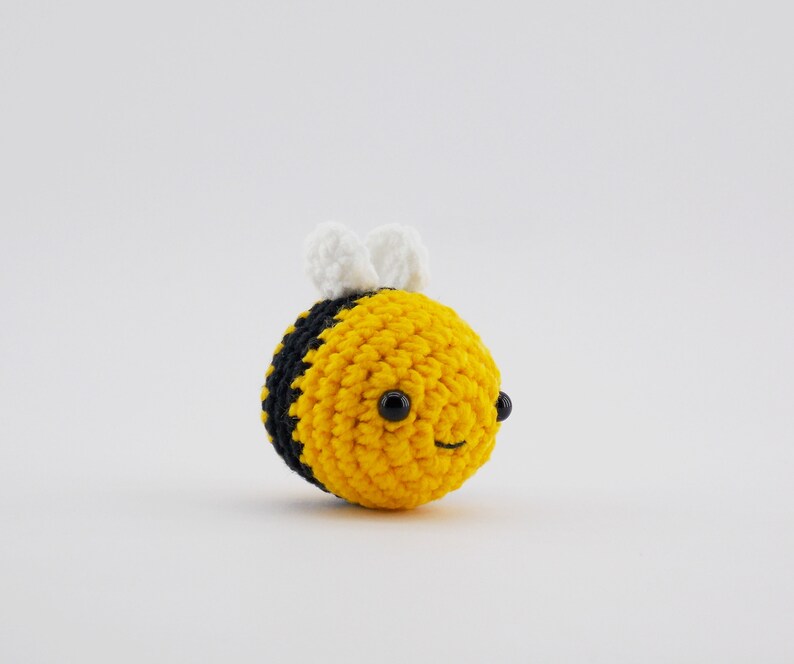 stuffed bee crochet