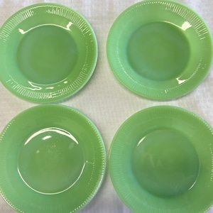 Set of 4 Fire King Jane Ray / Jadeite Dinner Plates / Oven Fire King Ware made in USA