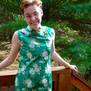 Vintage Cheongsam Green Silk Gold Brocade Chinese Asian Slinky Dress