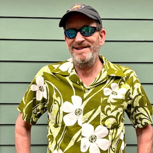 Vintage Hukilau Fashions Hawaiian Shirt Aloha Shirt Barkcloth Aloha Shirt Made in Hawaii Honolulu Mens Size M