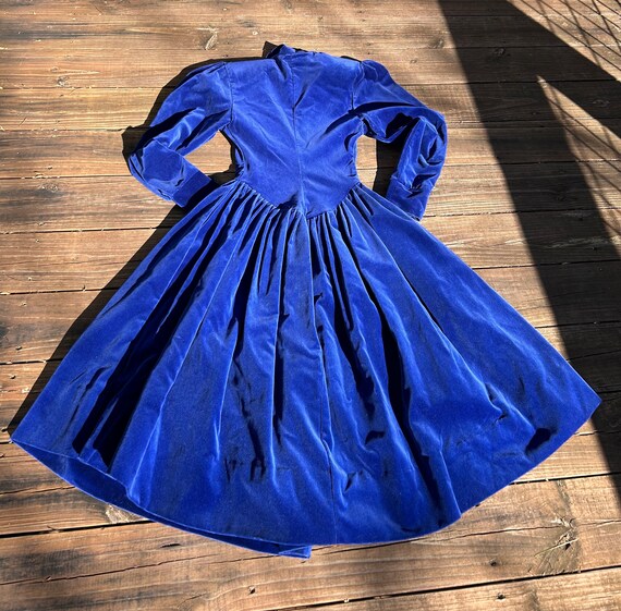 1980s Norma Kamali Blue Velvet Dress Small Petite… - image 5