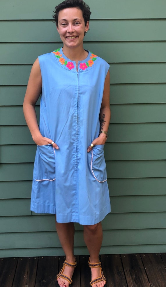 1970s Embroidered Smock Dress - 70s Housedress 70… - image 1