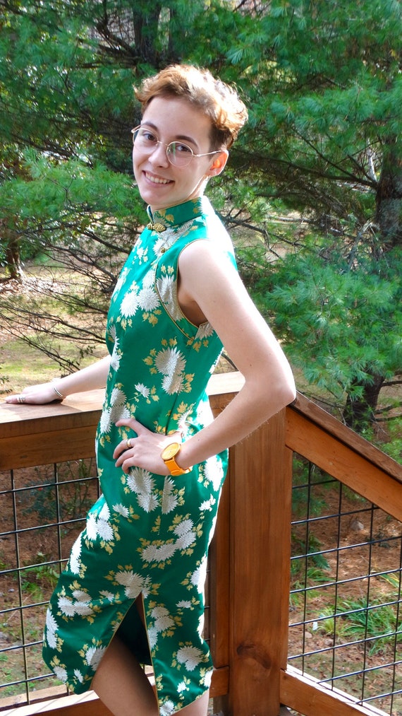 Vintage Cheongsam Green Silk Gold Brocade Chinese Asian Slinky