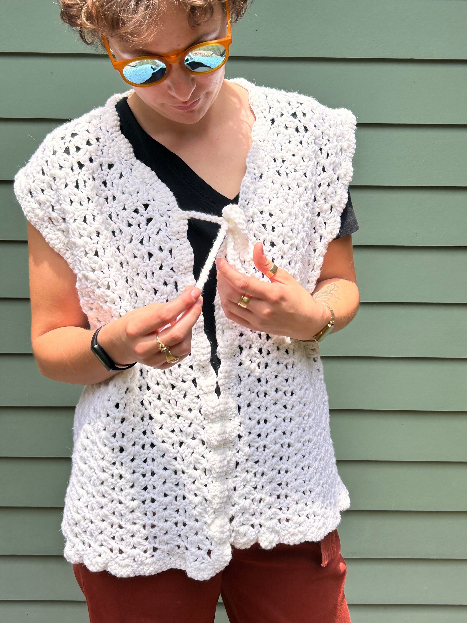 1970s Unlabeled Hand Quilted Velvet & Silk Crane Design Vest w White Fox Trim