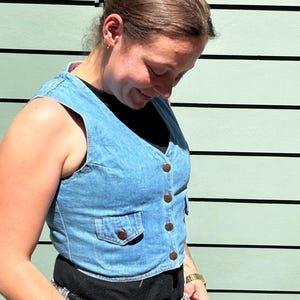 1970s-1980s Jeanie Jeans Vest Vintage Denim Vest - Juniors Size L - Vintage Jeans Vest Laura Accessories