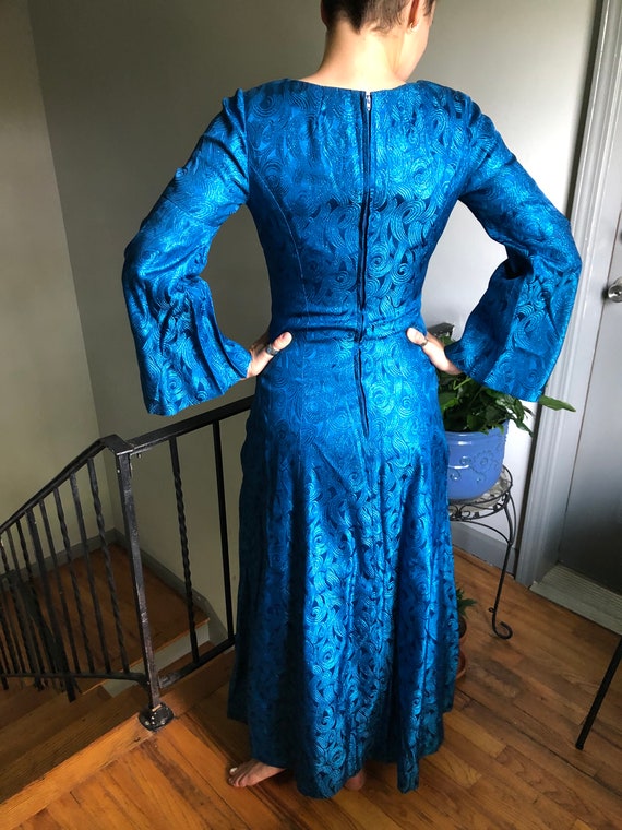 Medium 1960s Sleeveless Sequin Formal Blue On Blue Evening Gown