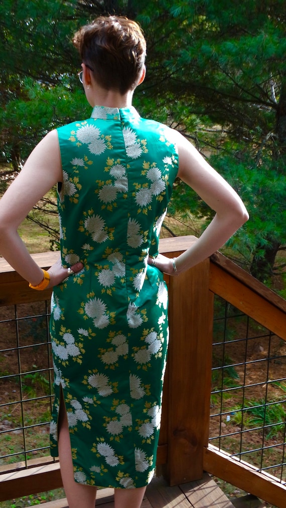 Vintage Cheongsam Green Silk Gold Brocade Chinese… - image 3