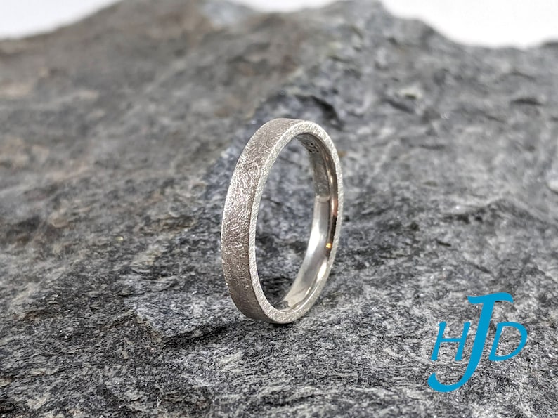 Sterling Silver 3mm 8-Gauge Inverted Crazy-8 Square Edge Wedding Promise Marriage Band with Comfort Fit and Swirl Texture Size 6 34