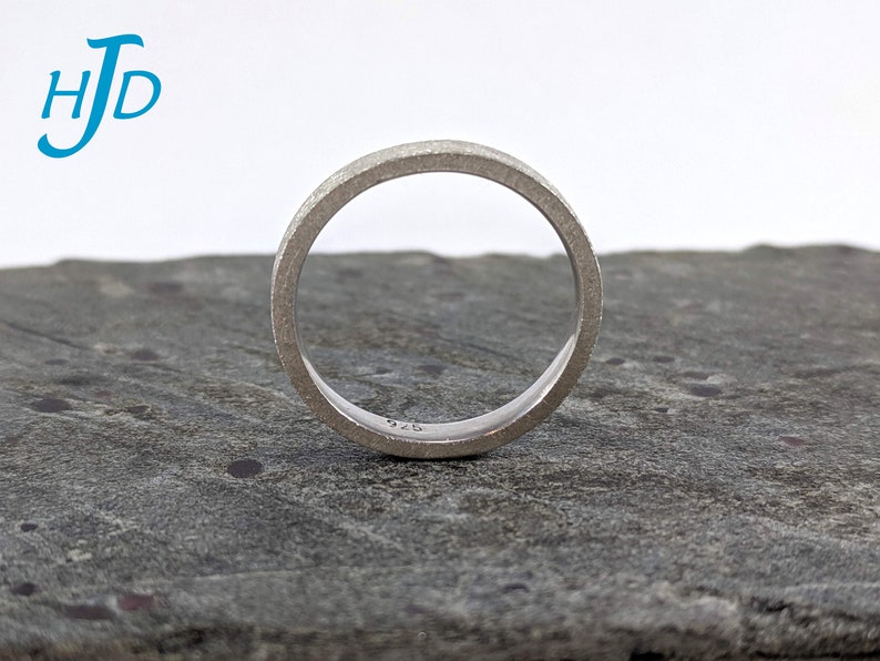 Sterling Silver 3mm 8-Gauge Inverted Crazy-8 Square Edge Wedding Promise Marriage Band with Comfort Fit and Swirl Texture Size 6 34