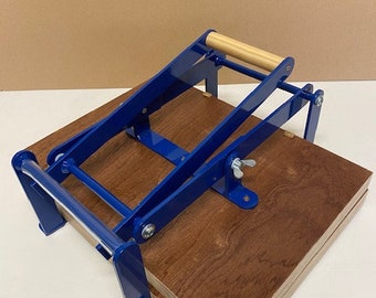 A3-size hand lino press, lino cut press, heavy duty, steel. Color: RAL 5010 blue