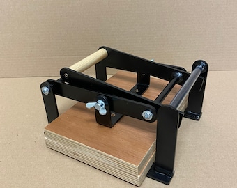 A5-size (junior legal+) hand lino press, lino cut press, heavy duty, steel, powdercoated mattblack