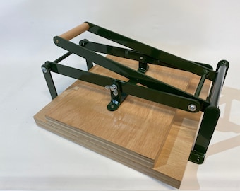 Extra wide A3 size hand lino press, lino cut press, heavy duty, steel. color: dark green RAL 6020