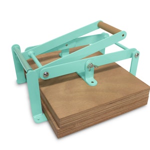 A3-size hand relief press (lino press), lino cut press, heavy duty, steel. Color: RAL 6019 pastel green