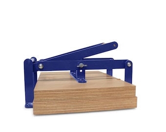 A3-size hand lino press, lino cut press, heavy duty, steel. Color: RAL 5010 blue