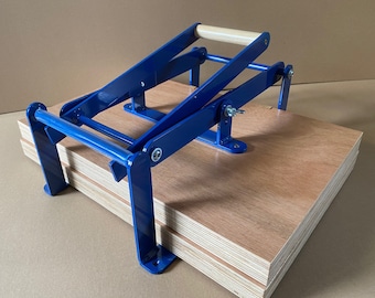 19 x 12,5 inch-size hand lino press, lino cut press, heavy duty, steel. Color: RAL 5010 blue