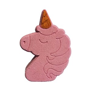 Bomba de Banho Unicórnio: Aroma de Bolo de Morango, Efervescente Vegana para Banho