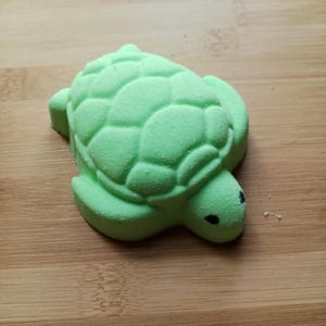 Sea Turtle Bath Bombs, Turtle Bath bombs, Bath fizzy, Margarita bath bombs, Summer bath bombs, handmade bath bombs, vegan bath bombs