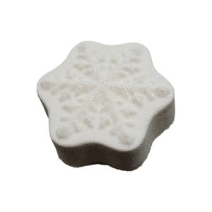 Bombas de baño de menta con copos de nieve: aromaterapia navideña