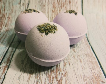 Lavender Bath bombs, bath bombs, bath fizz, bath fizzy, Essential oil bath bombs, natural bath bomb, vegan bath bomb, lavender oil bath bomb